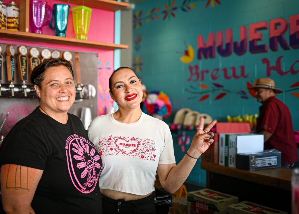mujeres san diego